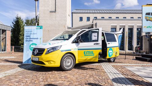 RTV und GHT Mobility starten mit On-Demand-Shuttle „EMIL“ auf den Straßen Taunussteins 