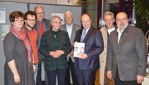 Die Redaktionskonferenz stellte das Jahrbuch 2016 des Rheingau-Taunus-Kreises vor.