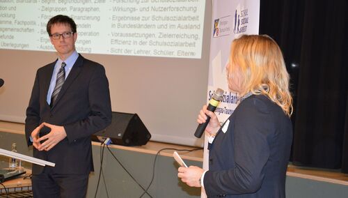 Prof. Dr. Karsten Speck, Universität Oldenburg, und Liane Schmidt, Leiterin Jugendhilfe