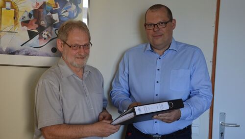 Christoph Burgdorf (links) und Carsten Hempel sind von dem Erfolg des Sozialraumprojektes in Eltville überzeugt.